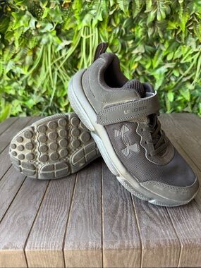 Under Armour Kids Brown/Gray Hook-and-Loop Sneakers